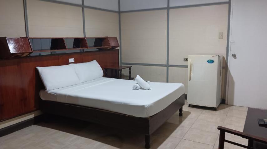 2 Hotel Saleh Анхелес Экстерьер фото