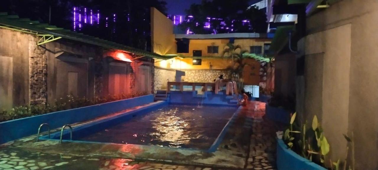 2 Hotel Saleh Анхелес Экстерьер фото