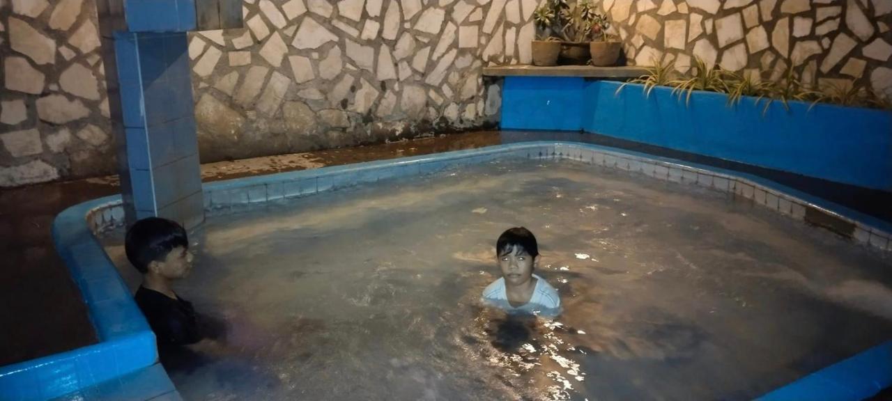 2 Hotel Saleh Анхелес Экстерьер фото