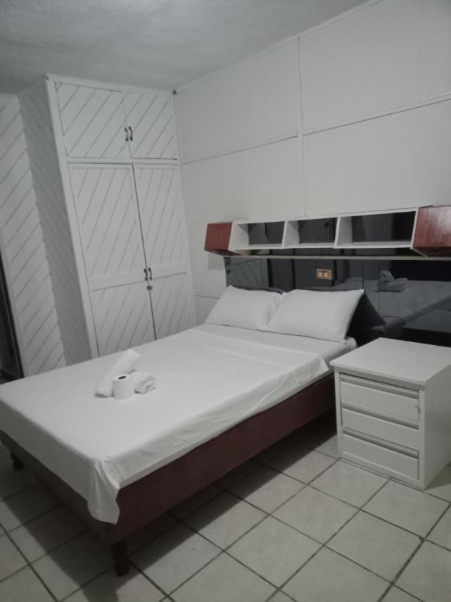 2 Hotel Saleh Анхелес Экстерьер фото